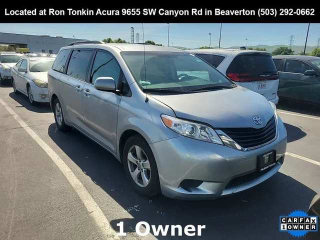 2014 Toyota Sienna LE