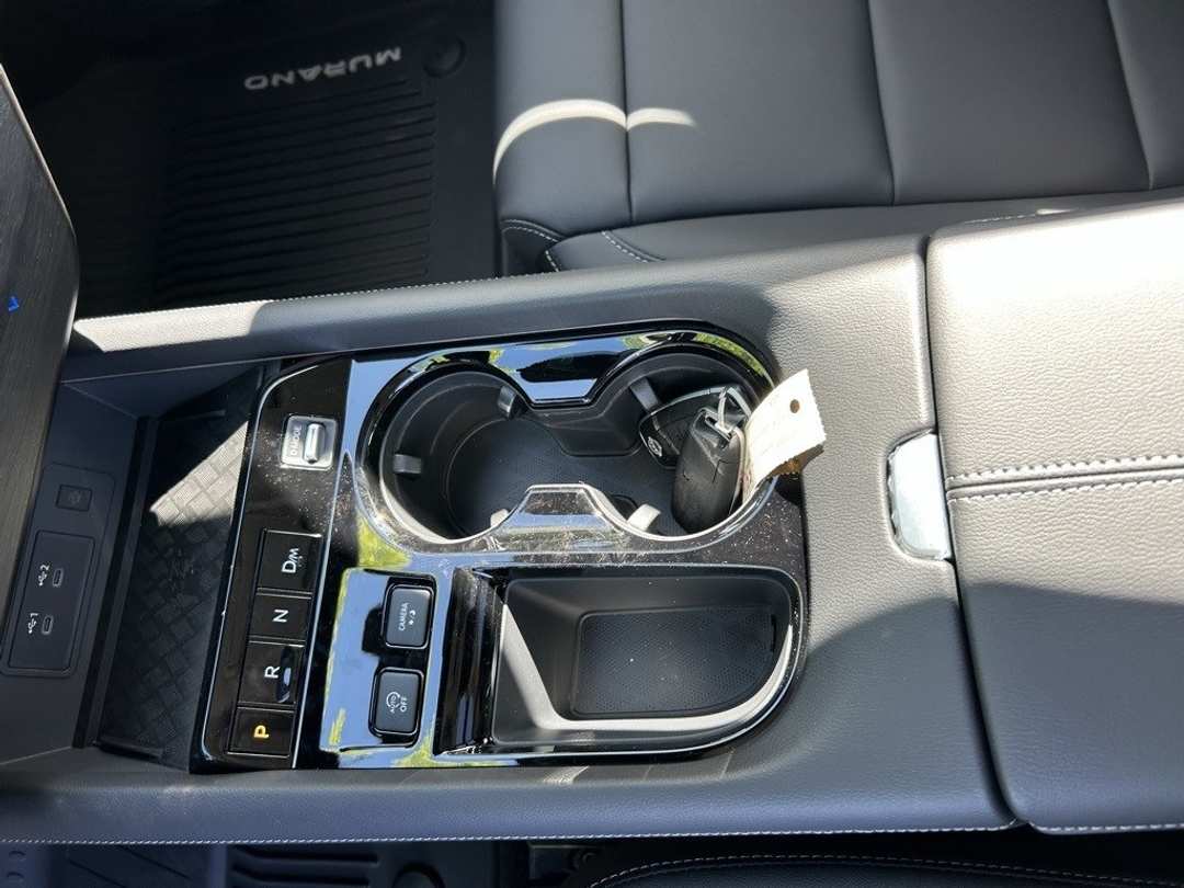 2025 Nissan Murano SL - Image 18