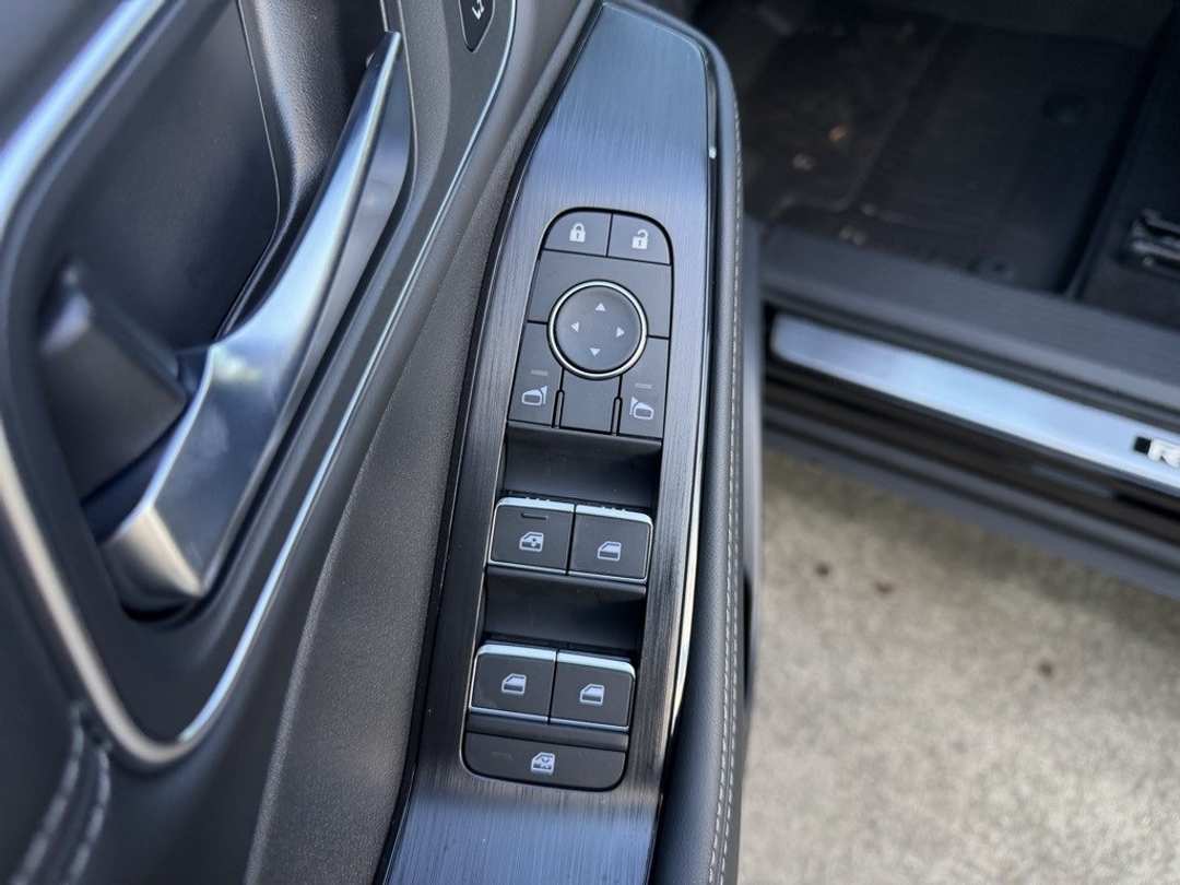 2026 Nissan Rogue Platinum - Image 17