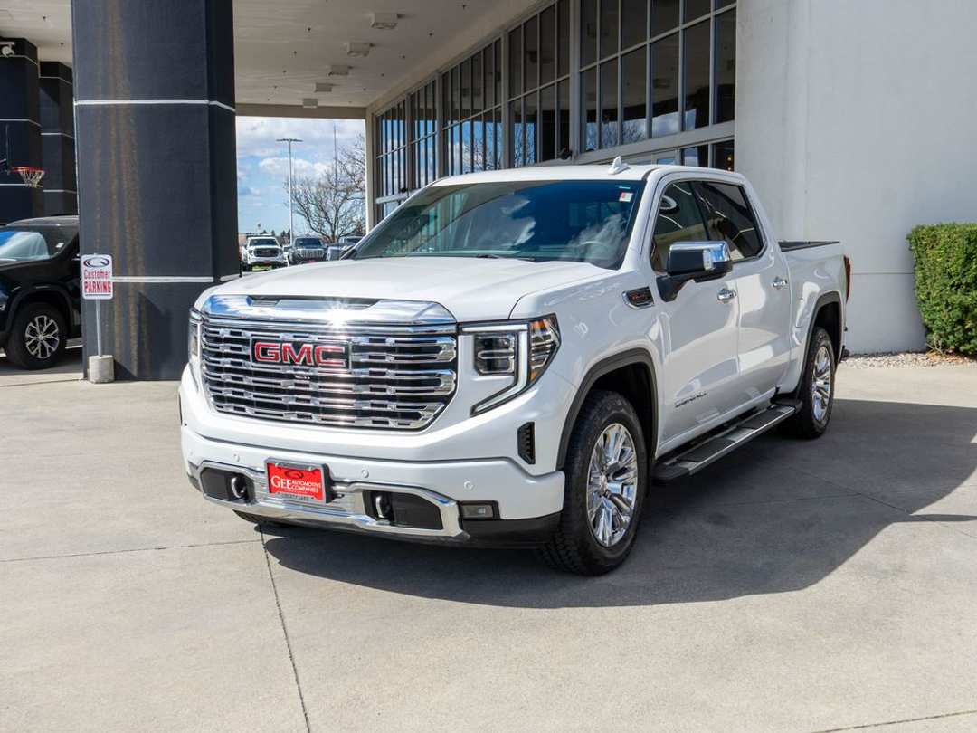 2023 GMC Sierra 1500 Denali - Image 3