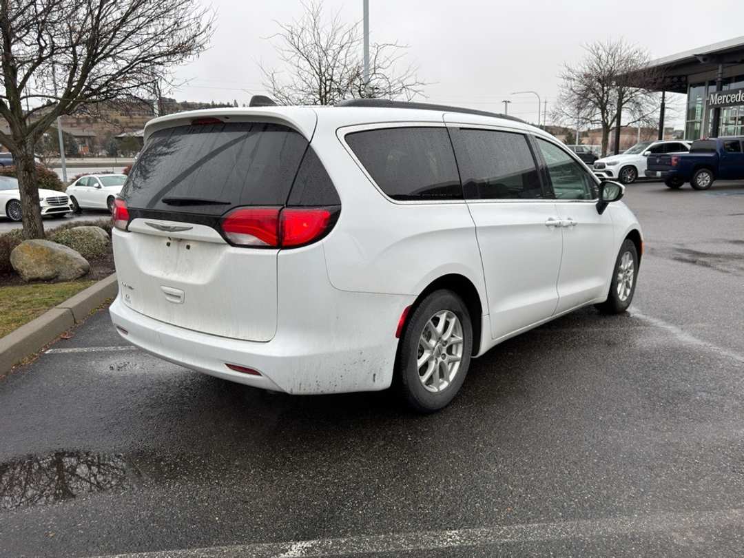2021 Chrysler Voyager LXI - Image 9
