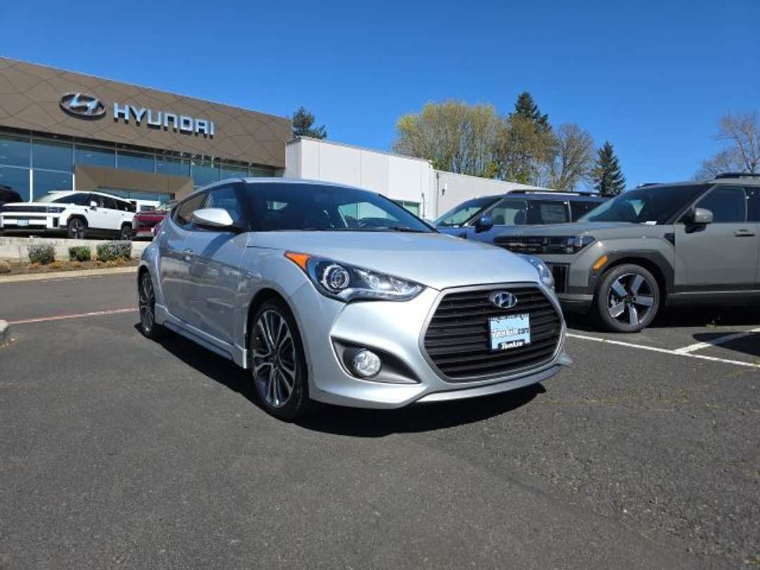 2016 Hyundai Veloster Turbo - Image 2