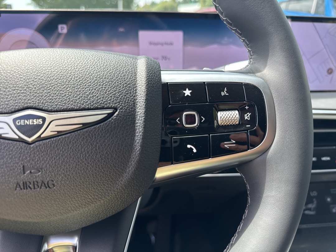 2026 Genesis Gv70 2.5T - Image 33