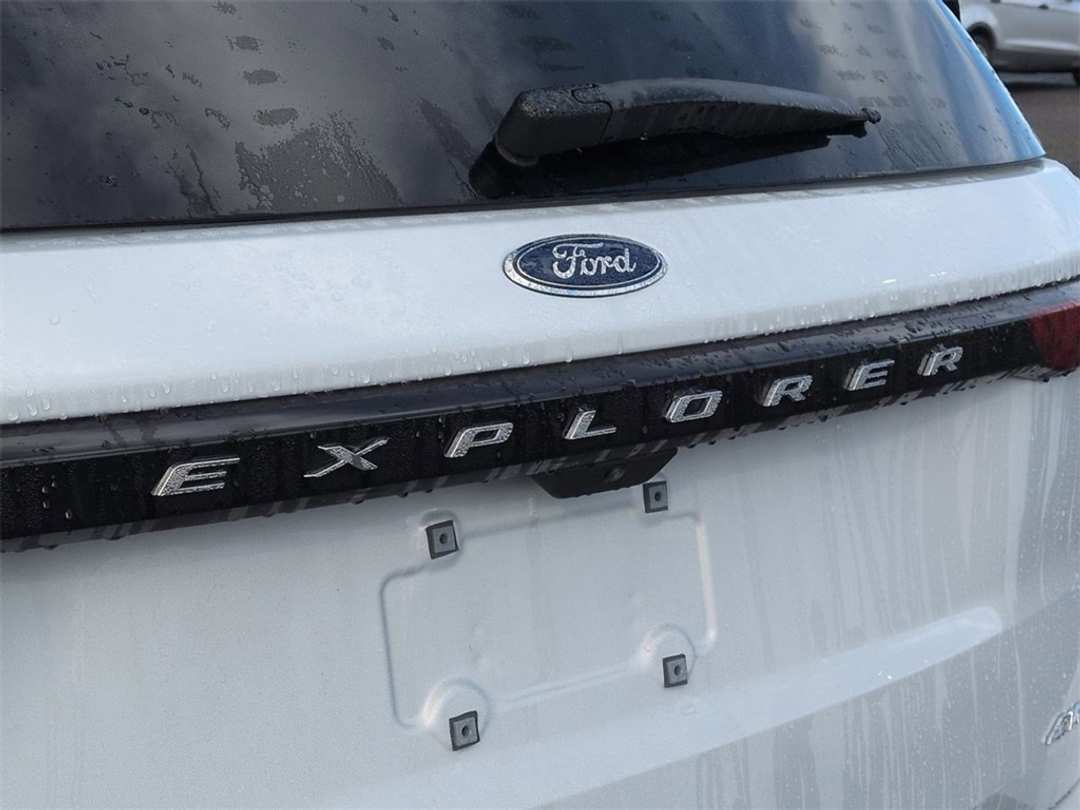 2026 Ford Explorer Active - Image 25
