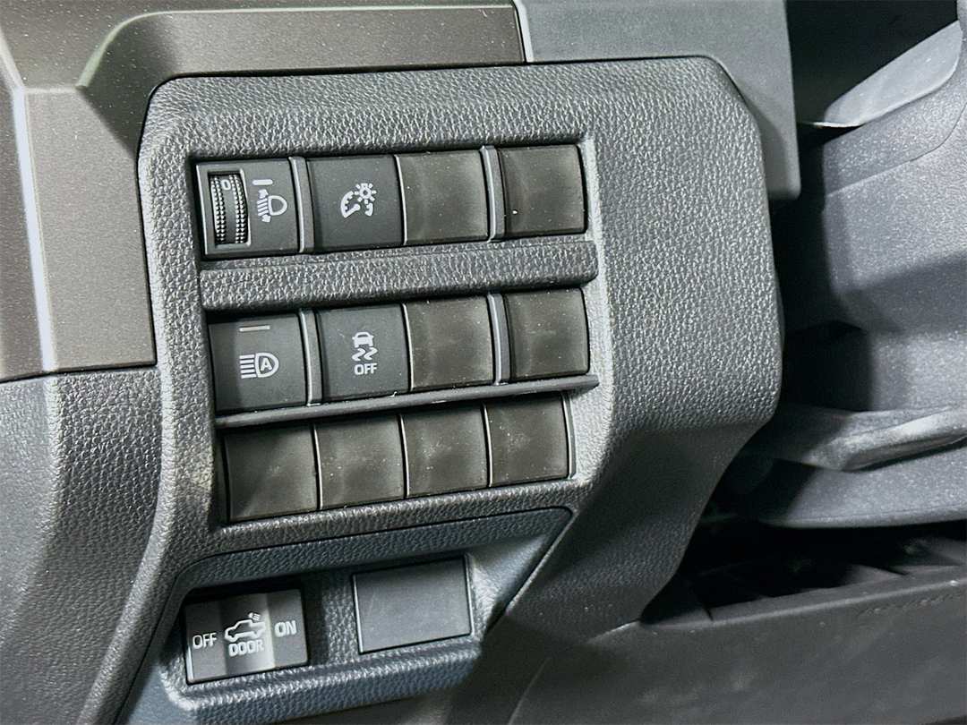 2025 Toyota Tacoma SR5 - Image 10