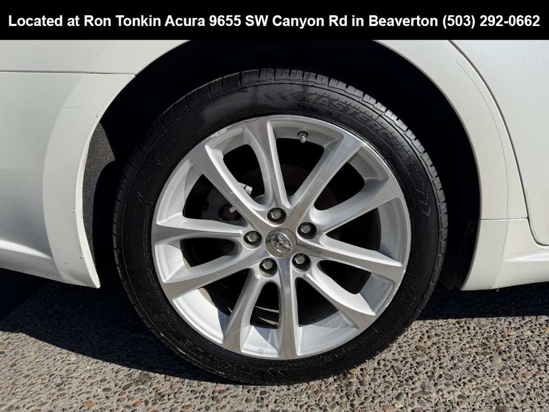 2014 Toyota Avalon Limited - Image 9