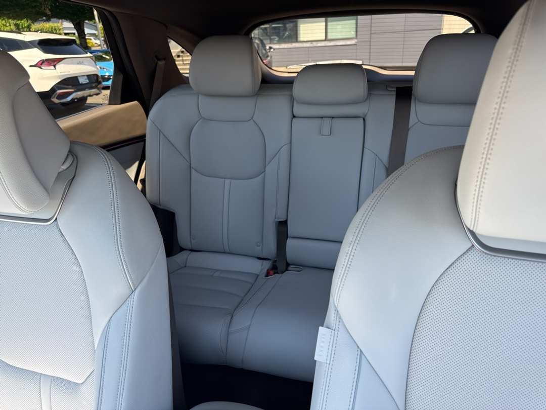 2026 Genesis Electrified Gv70 - Image 34