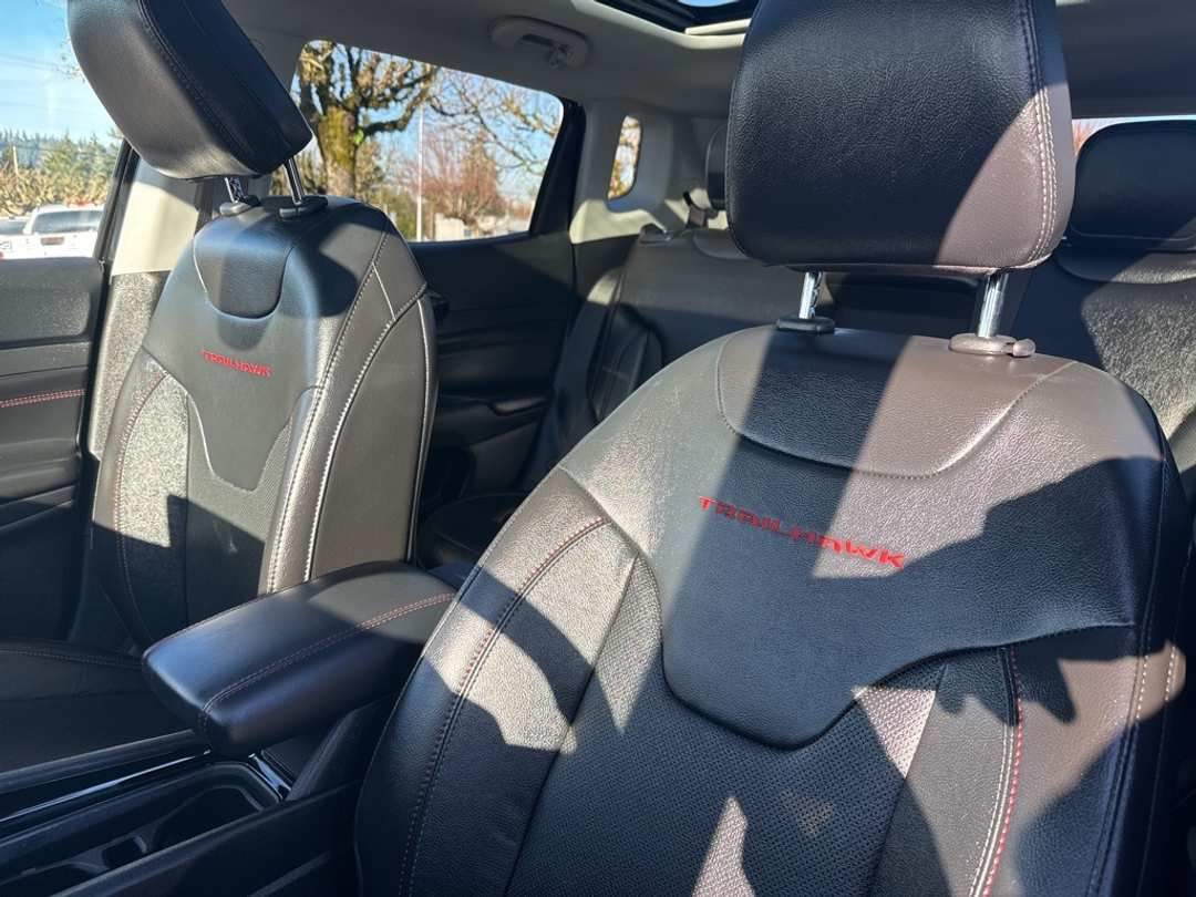 2022 Jeep Compass Trailhawk - Image 13