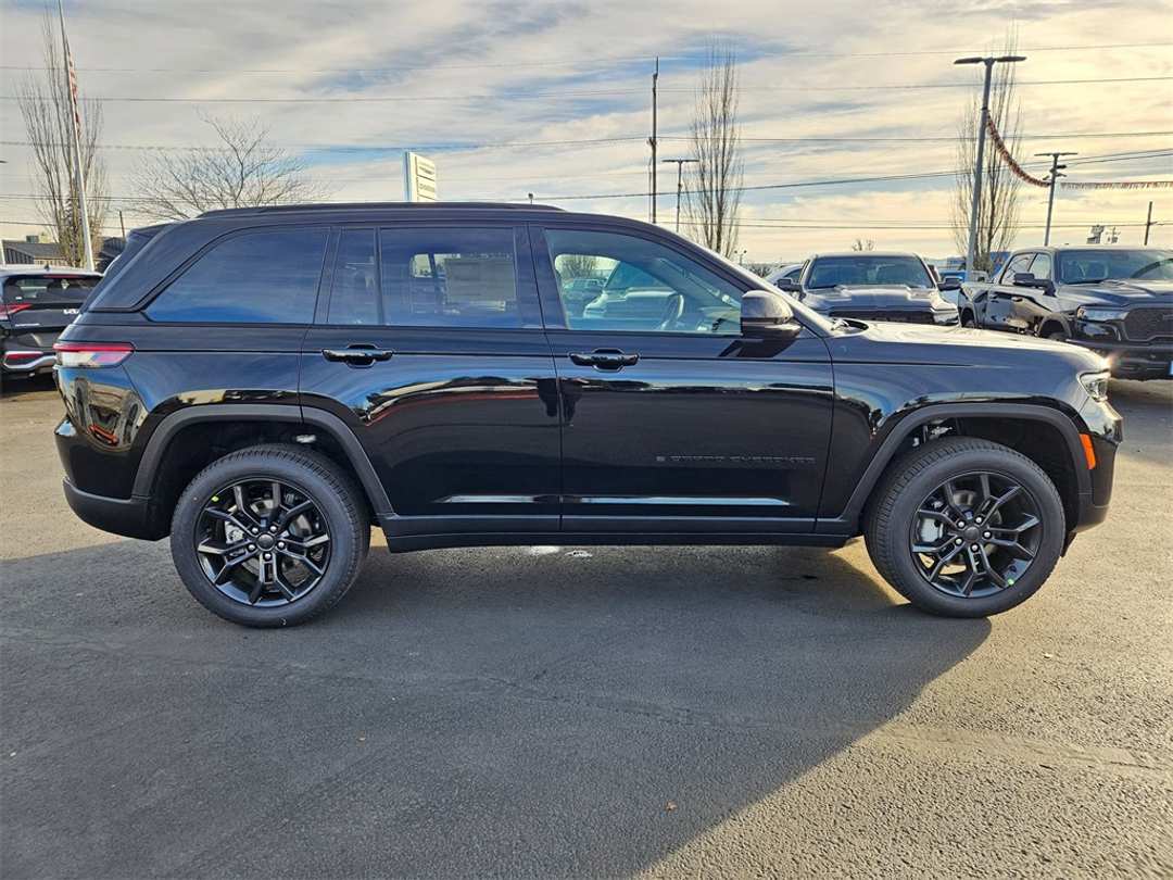 2025 Jeep Grand Cherokee Limited - Image 7