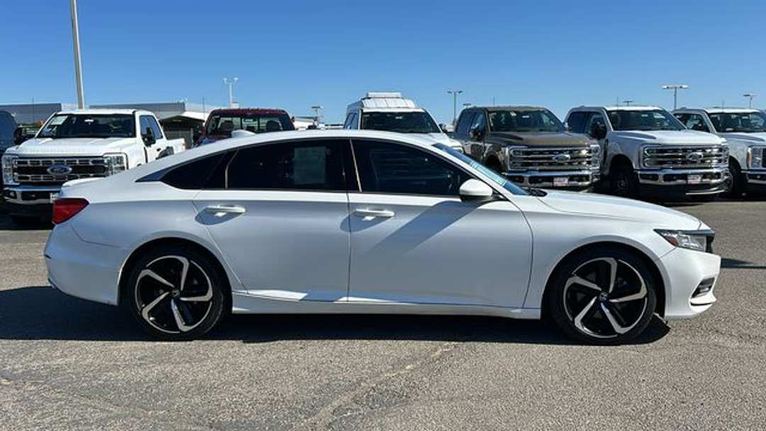 2019 Honda Accord Sport - Image 2