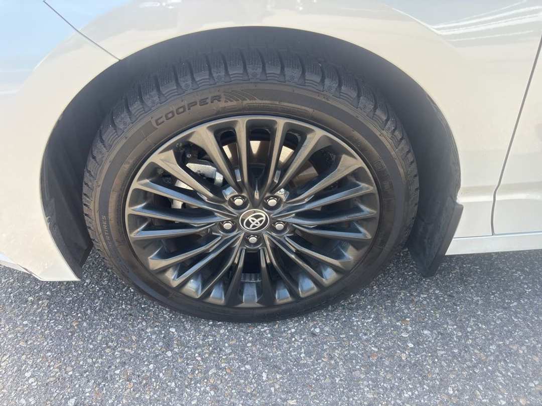 2021 Toyota Avalon XSE - Image 2