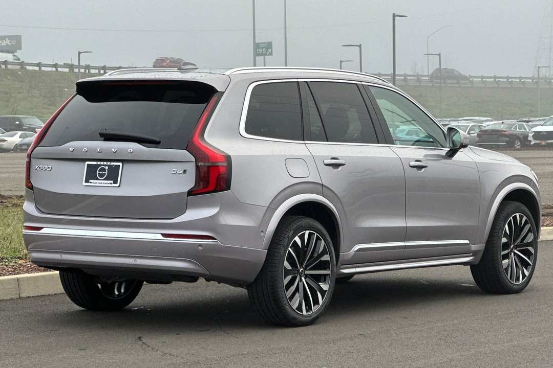 2026 Volvo Xc90 B6 Ultra - Image 3