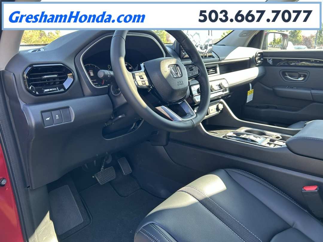 2025 Honda Pilot Touring - Image 12