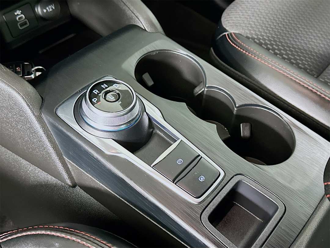 2024 Ford Escape STLine - Image 21