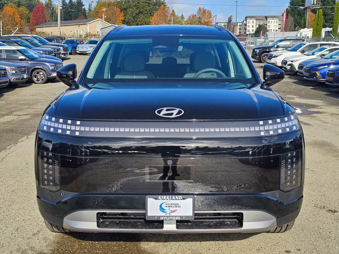 2026 Hyundai Ioniq 9 S - Image 2