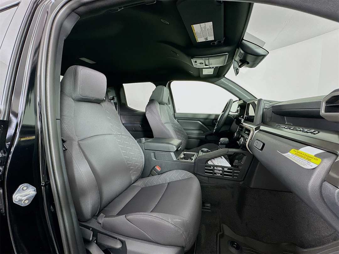 2025 Toyota Tacoma SR5 - Image 27