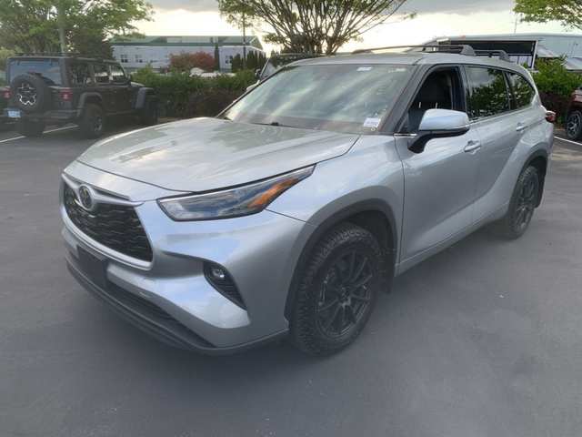 2022 Toyota Highlander LE
