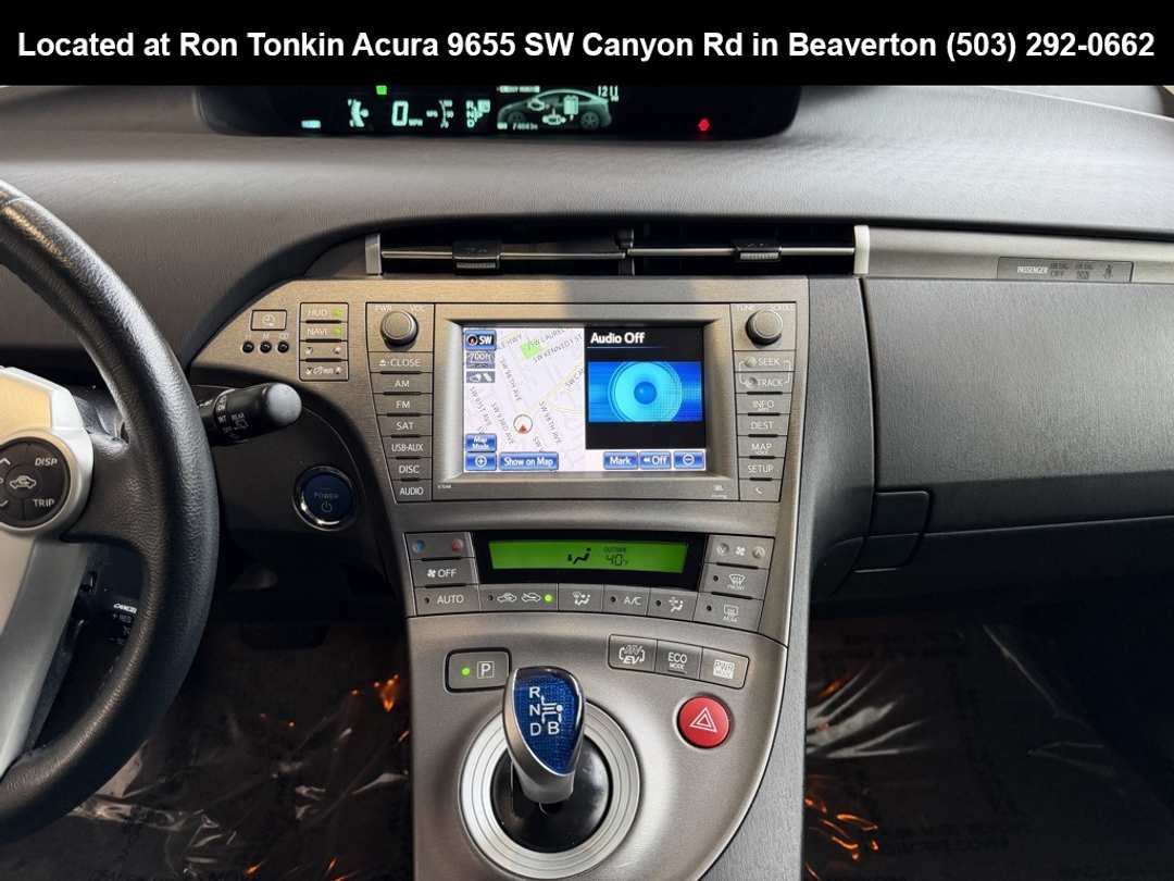 2015 Toyota Prius Advanced - Image 20