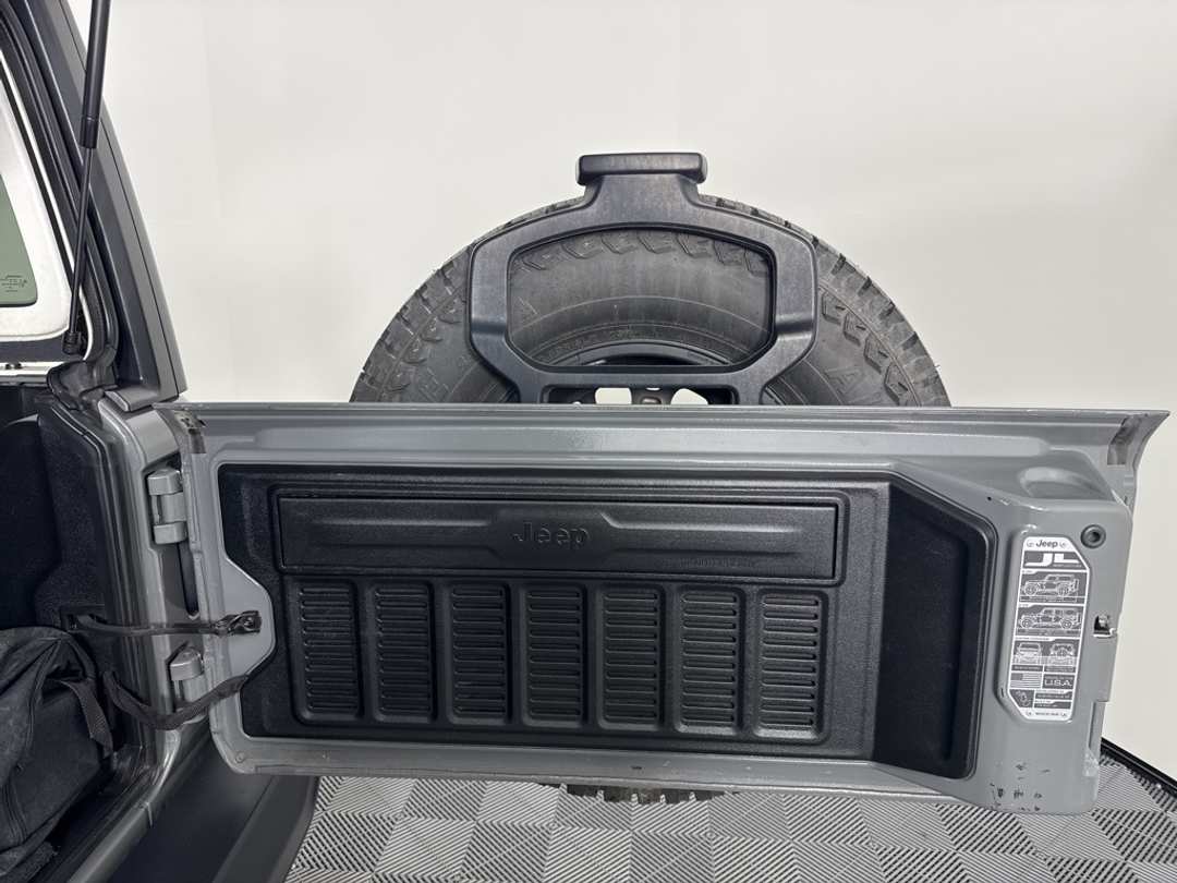 2018 Jeep Wrangler Unlimited Rubicon - Image 32