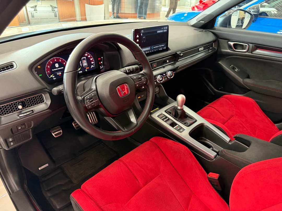 2024 Honda Civic Type R - Image 14