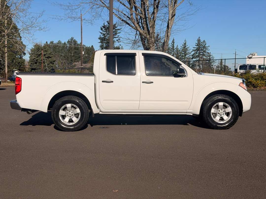 2013 Nissan Frontier SV - Image 8