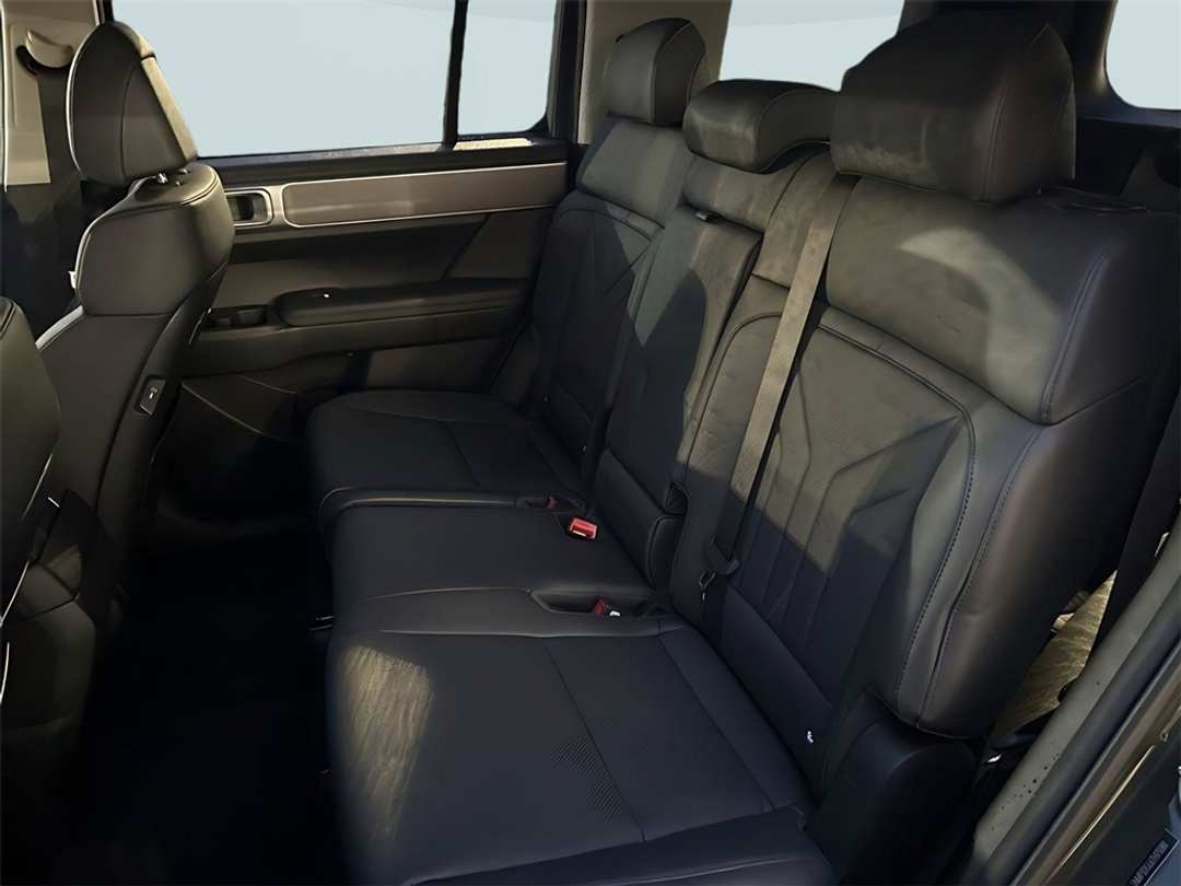 2026 Hyundai Santa Fe XRT - Image 10