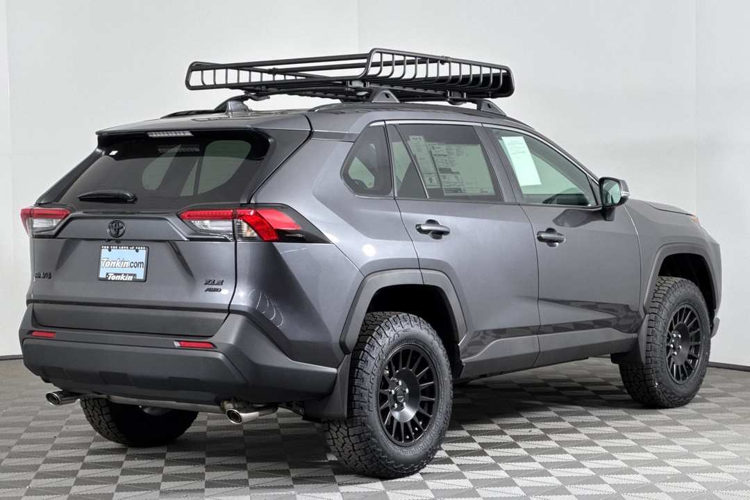 2025 Toyota Rav4 XLE - Image 4