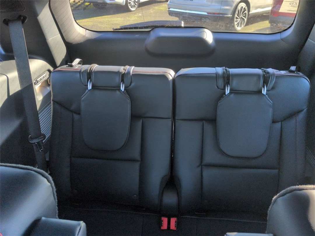 2026 Ford Explorer ST - Image 37