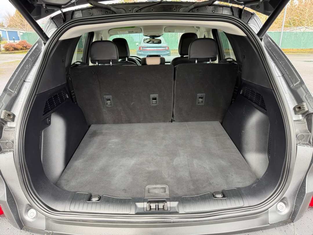 2022 Ford Escape Titanium - Image 10