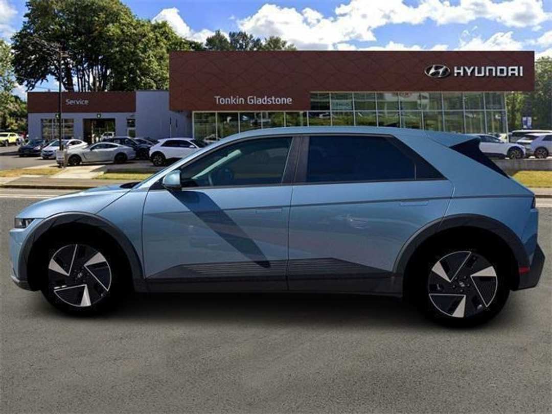 2026 Hyundai Ioniq 5 SEL - Image 3