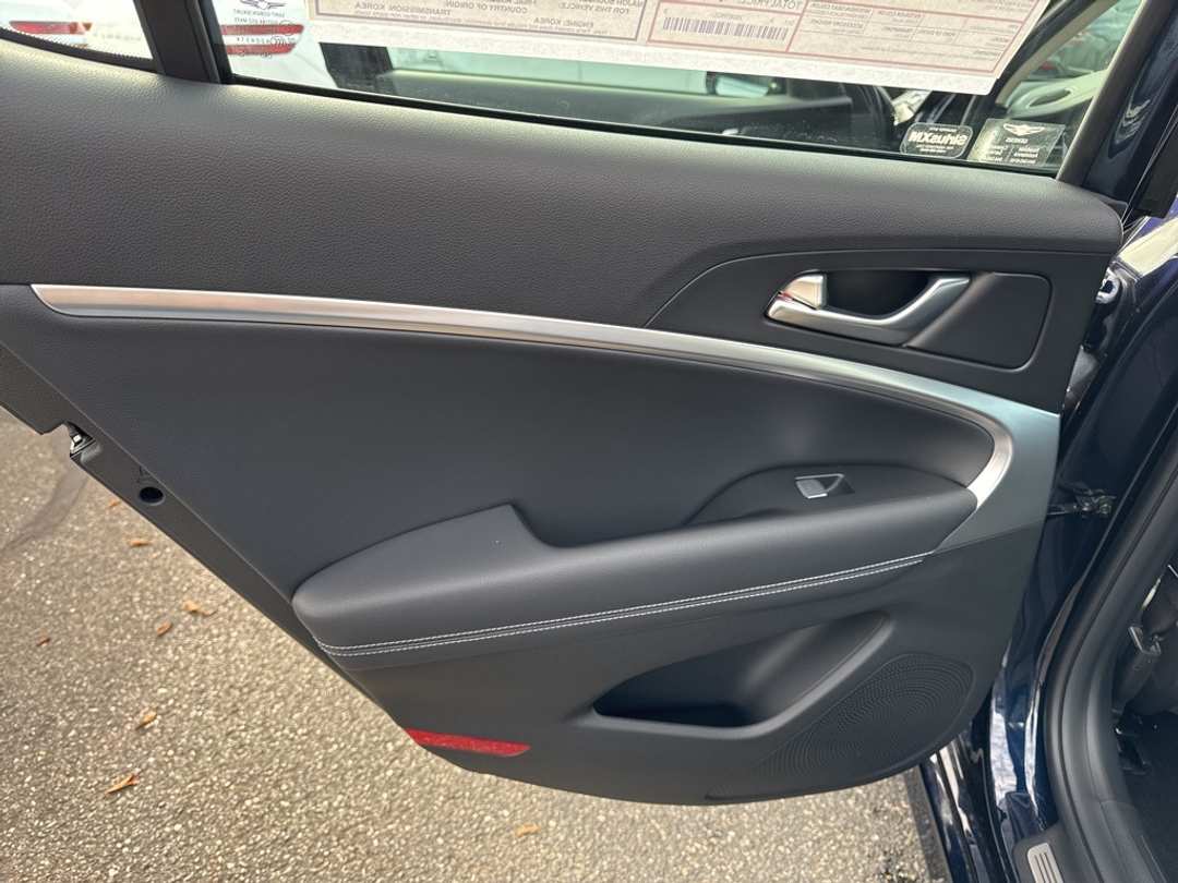 2026 Genesis G70 2.5T - Image 35