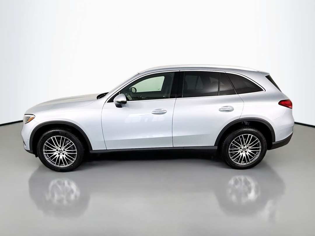2026 Mercedes-Benz GLC GLC 300 - Image 2