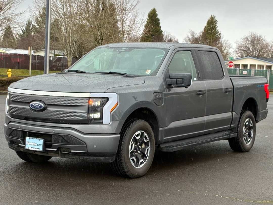 2022 Ford F-150 Lightning XLT - Image 3