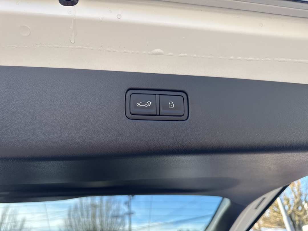 2026 Hyundai Ioniq 9 SEL - Image 14