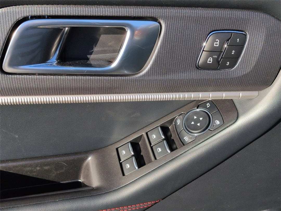 2026 Ford Explorer STLine - Image 10