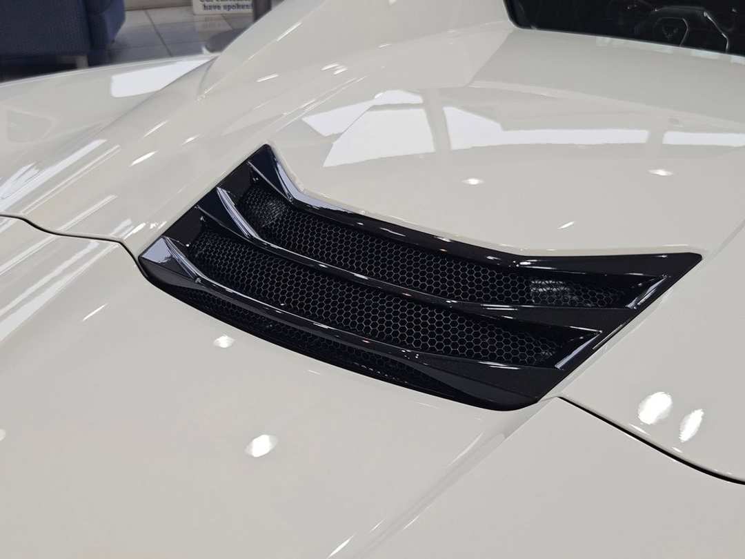 2026 Chevrolet Corvette Stingray - Image 39