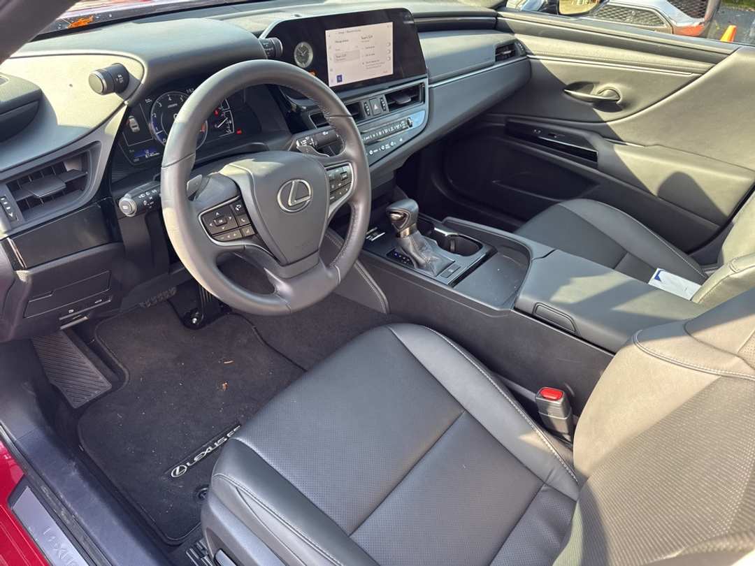 2024 Lexus Es 350 - Image 17
