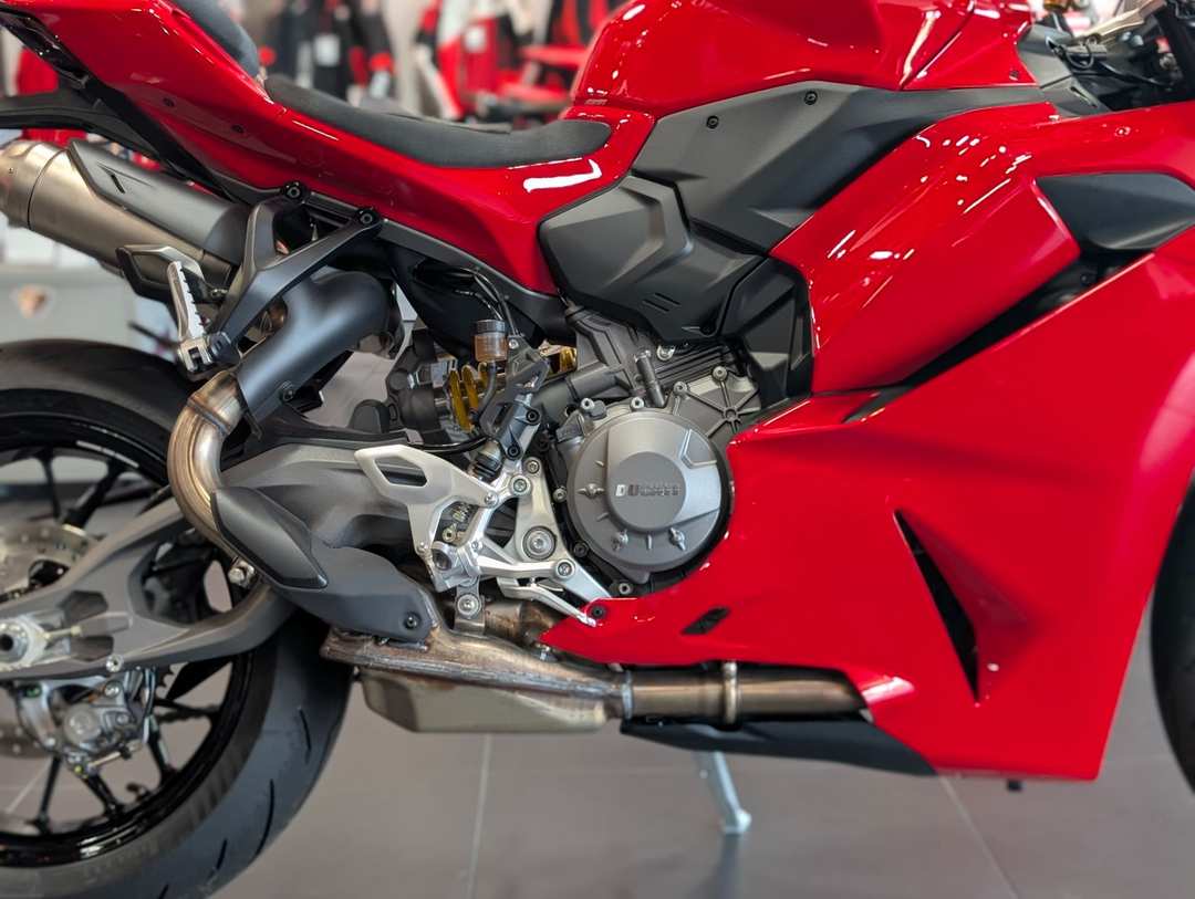 2026 Ducati Panigale V2 - Image 2