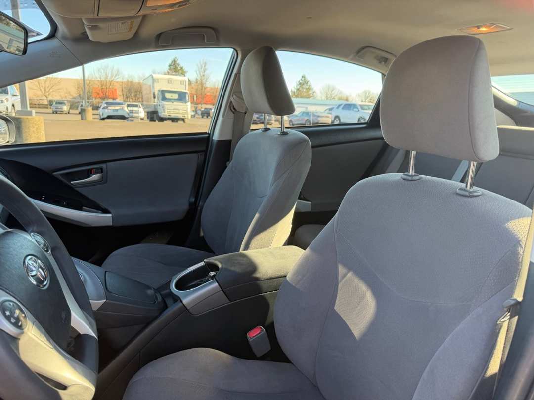 2015 Toyota Prius Two - Image 13