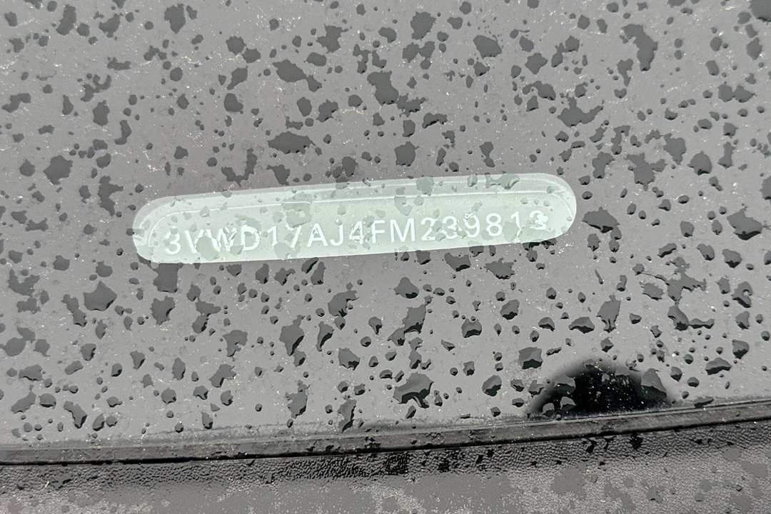 2015 Volkswagen Jetta 1.8T SE - Image 2