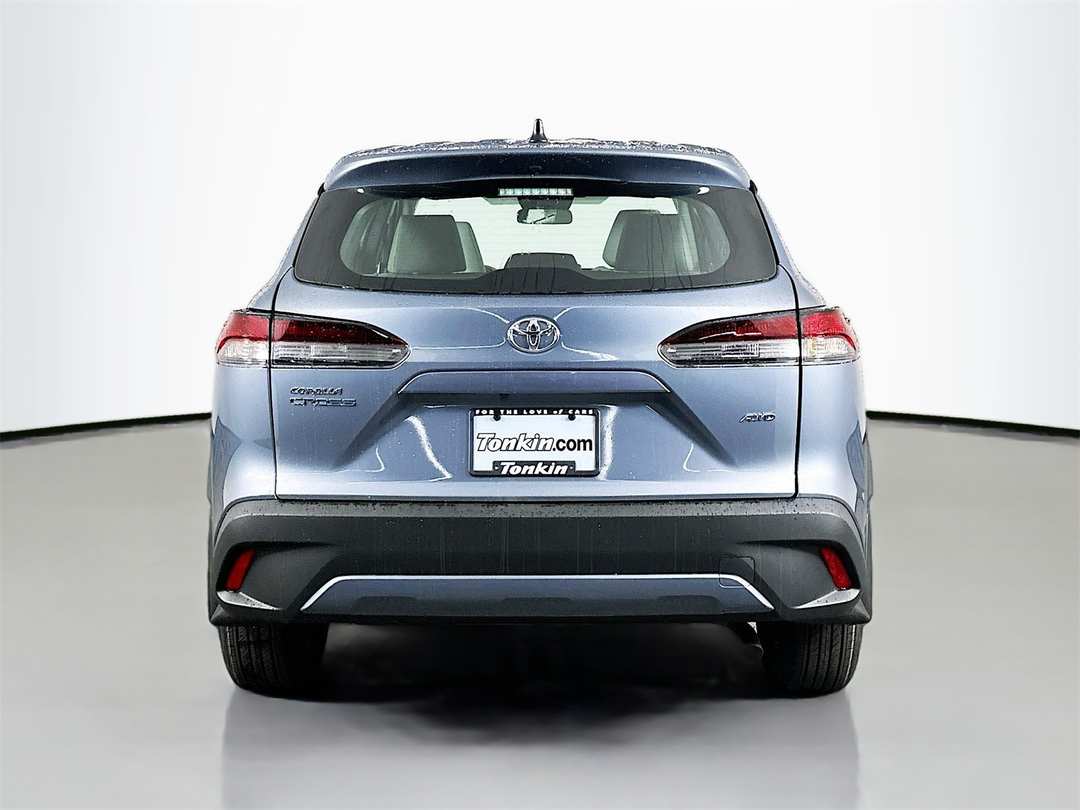 2026 Toyota Corolla Cross L - Image 6