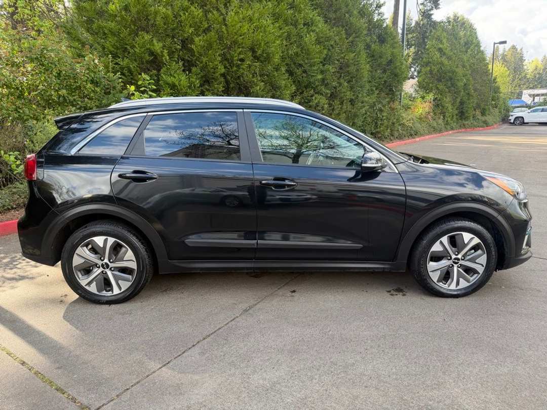 2022 Kia Niro Ev EX - Image 2