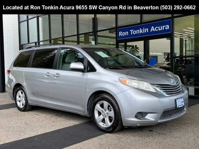 2017 Toyota Sienna LE