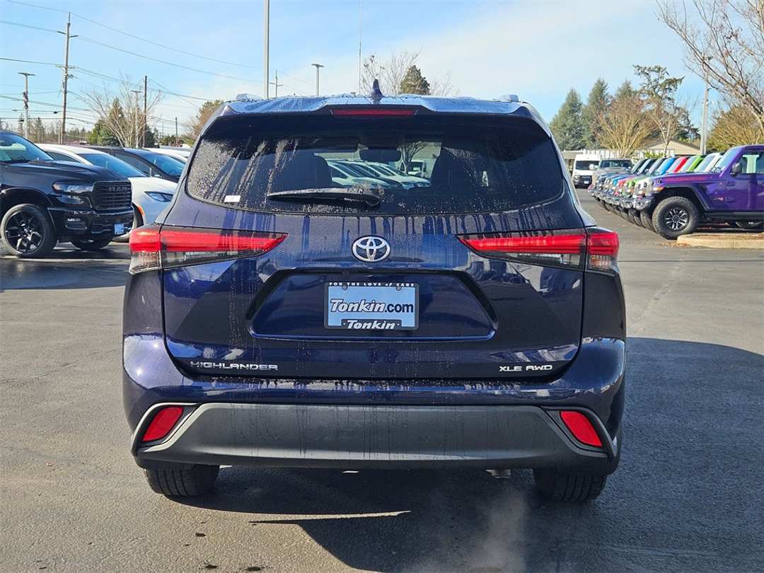 2020 Toyota Highlander XLE - Image 5