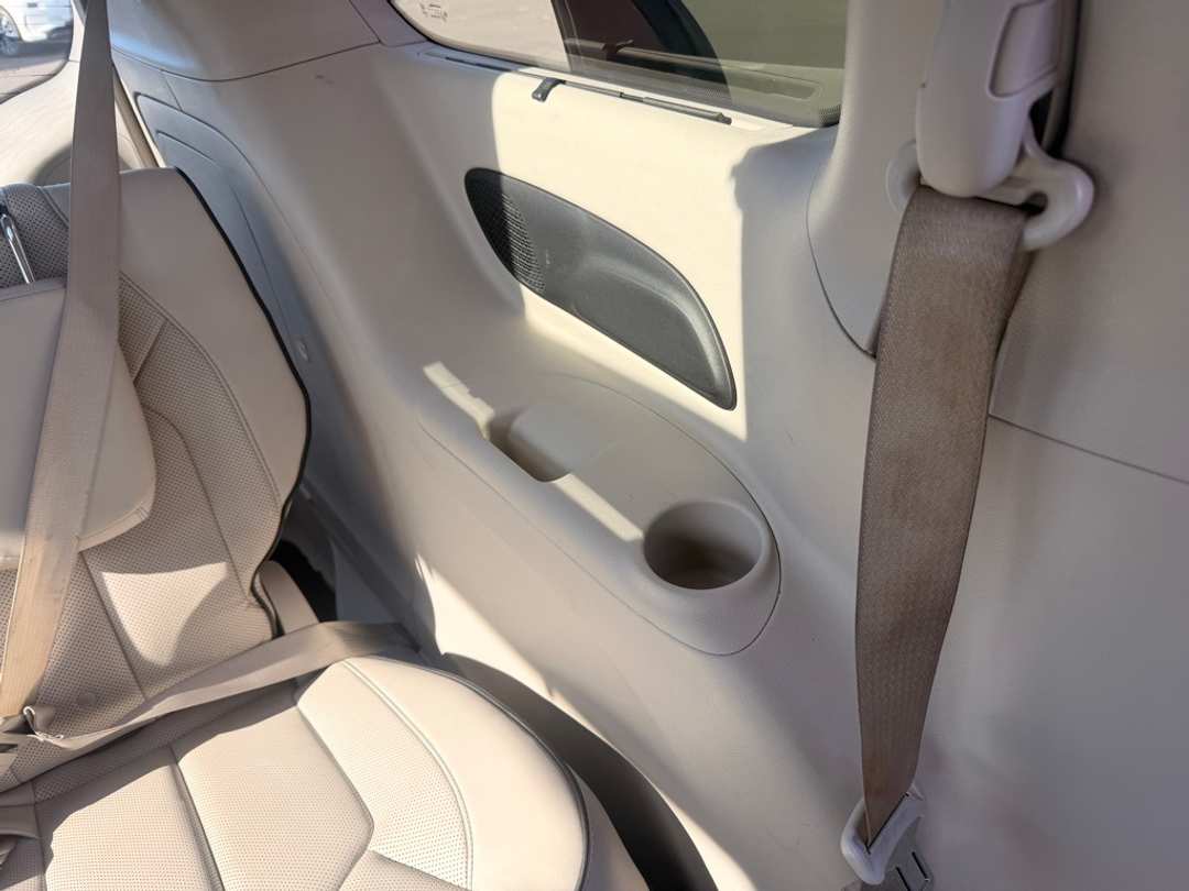 2018 Chrysler Pacifica Limited - Image 20