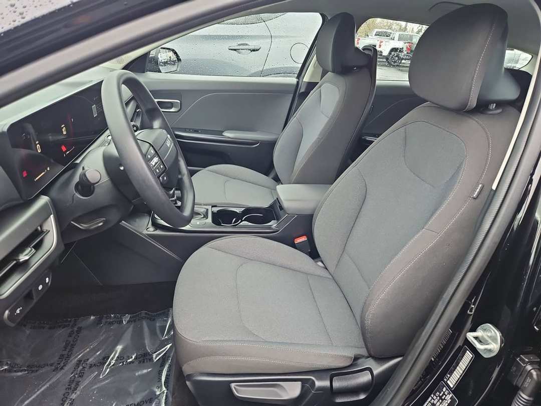 2025 Kia K4 LXS - Image 21