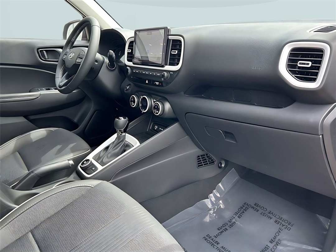 2025 Hyundai Venue Limited - Image 26