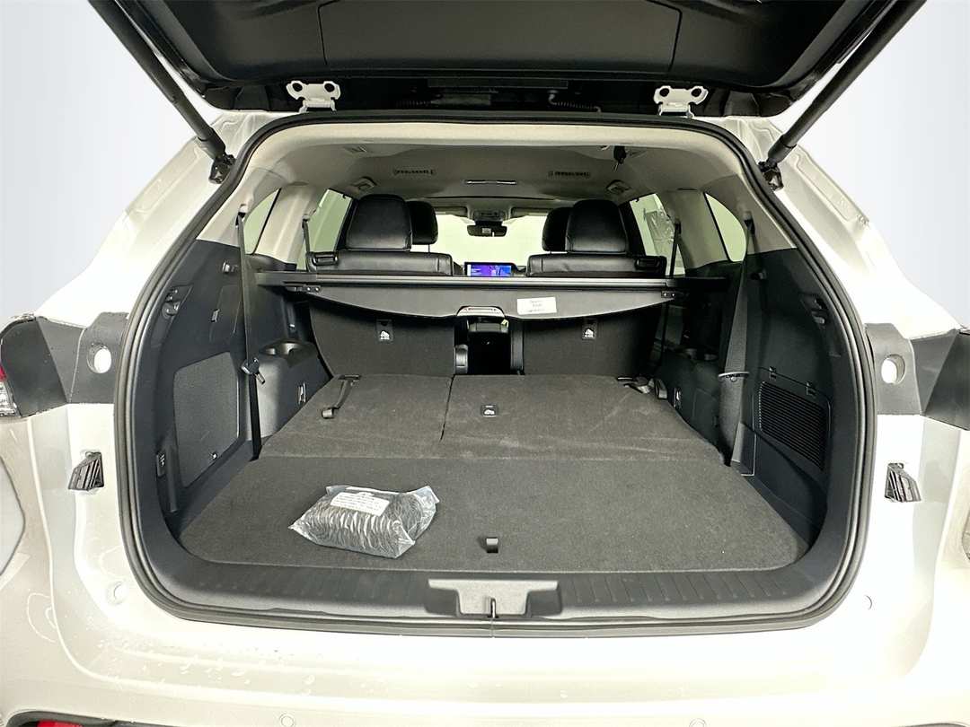2026 Toyota Highlander Limited - Image 28