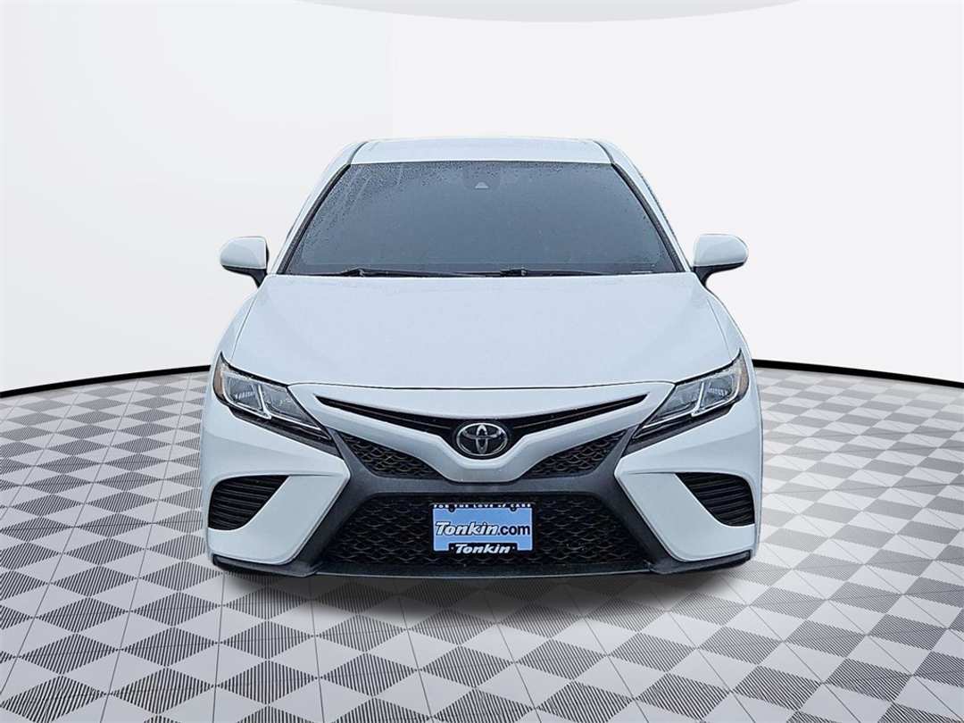 2020 Toyota Camry SE - Image 9