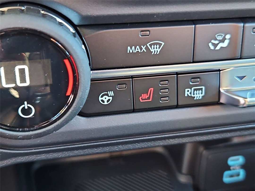 2025 Ford Bronco Outer Banks - Image 22